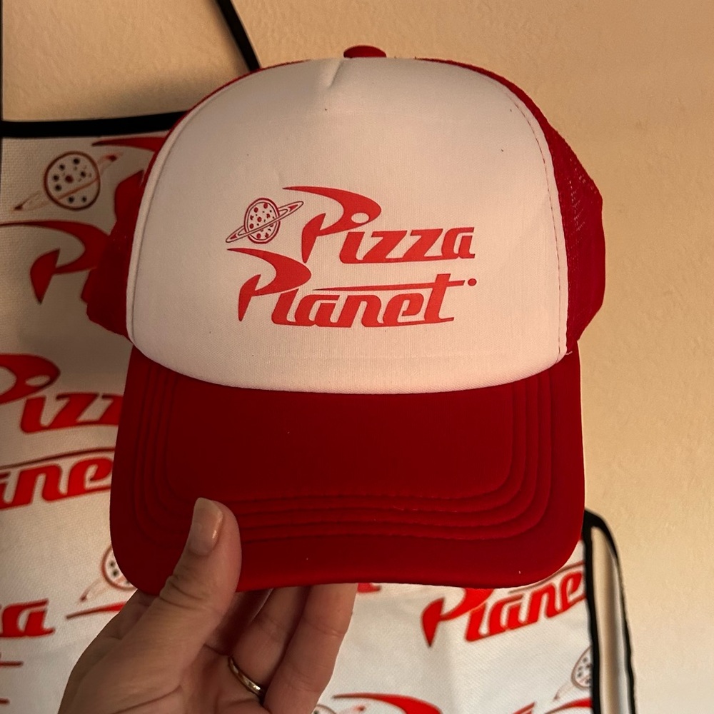 2x Pizza Planet Apron Hat Set  costume Disney Toy Story (2 sets/ 4 pc total - Picture 4 of 12